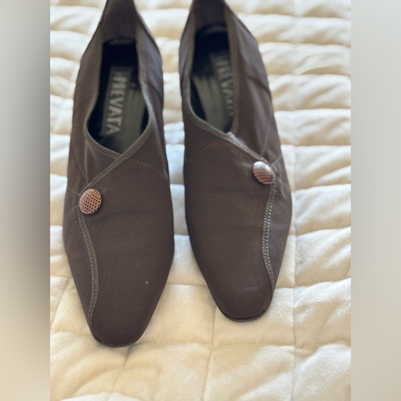 Italian Prevata Heels Size 8 (Narrow) - Picture 4 of 8